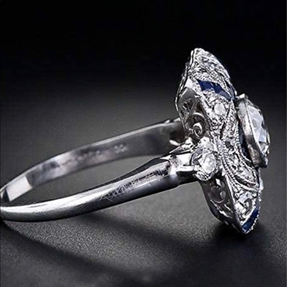 Natural Shining Gemstone Ring - Picture 4 of 7